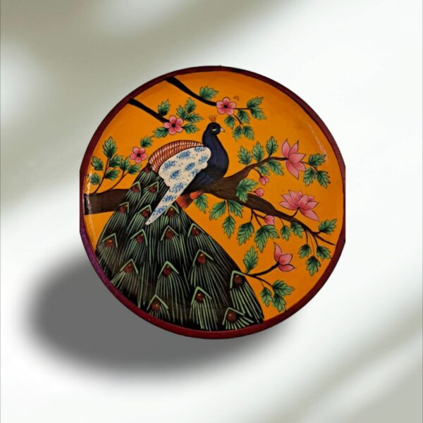 Unique Wooden Wall Plates with Artistic Designs